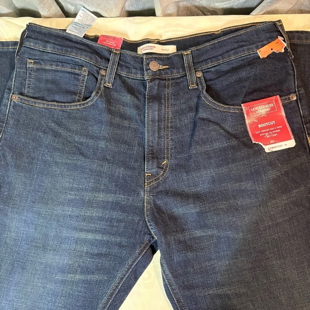 NWT- Levi's Men's Bootcut Jeans - Dark Blue 34X32